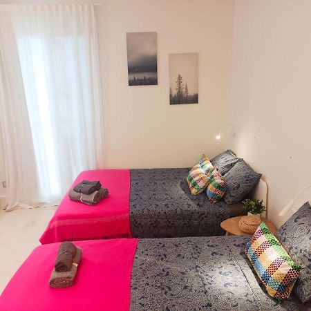 By Plaza Universidad Rooms Barcelona Buitenkant foto