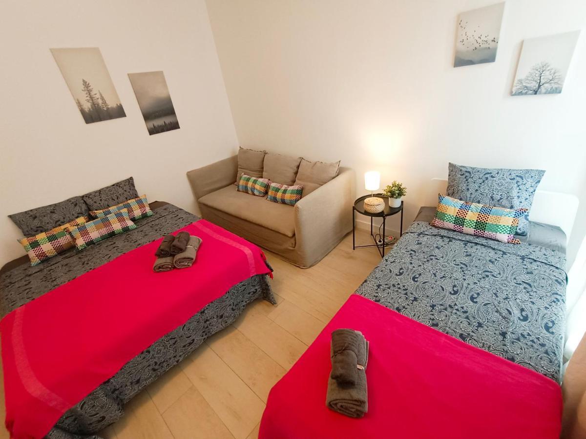 By Plaza Universidad Rooms Barcelona Buitenkant foto