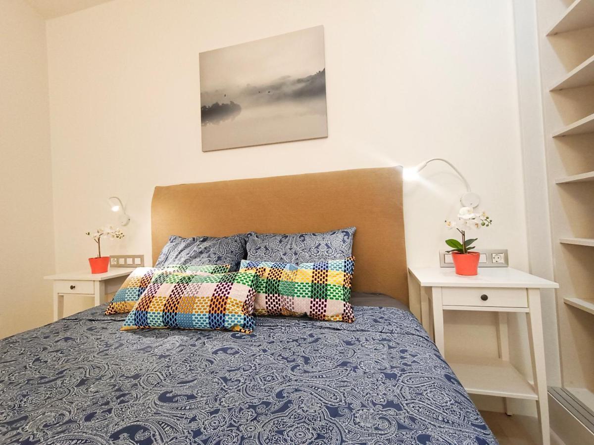 By Plaza Universidad Rooms Barcelona Buitenkant foto